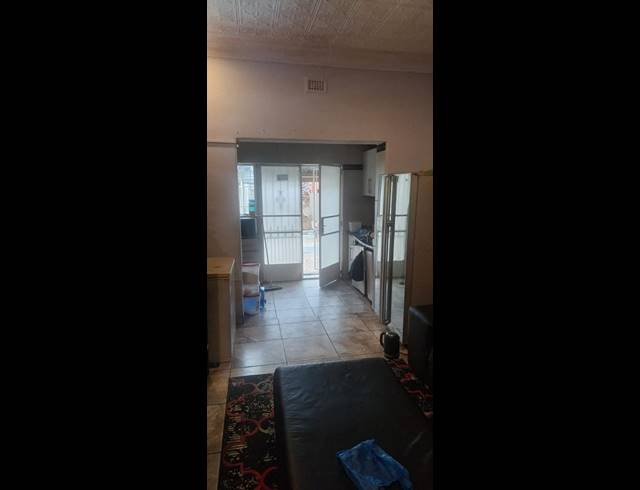 2 BEDROOM PROPERTY TO RENT IN KENSINGTON